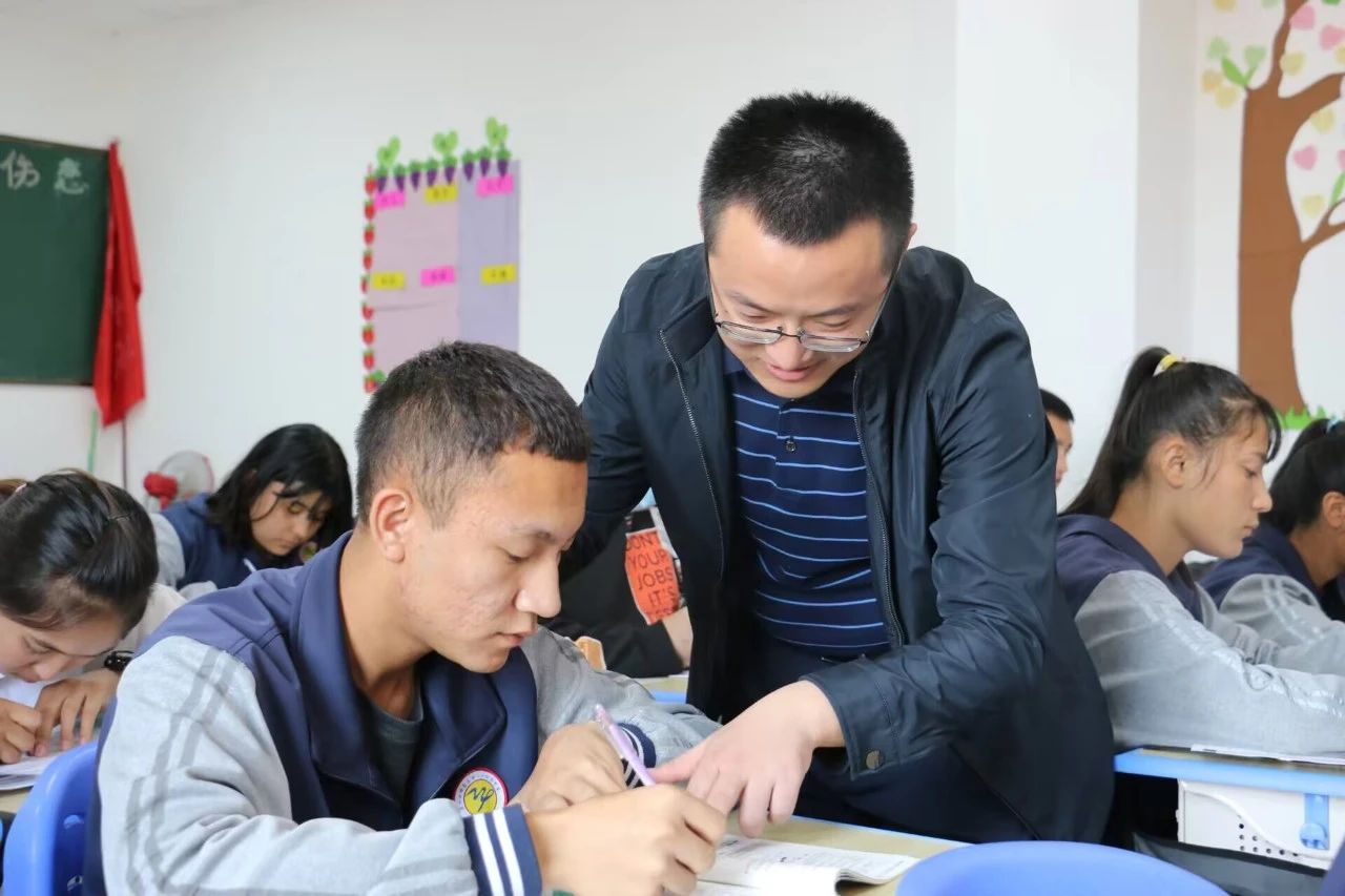 在西部各省份基层就业人数达33829